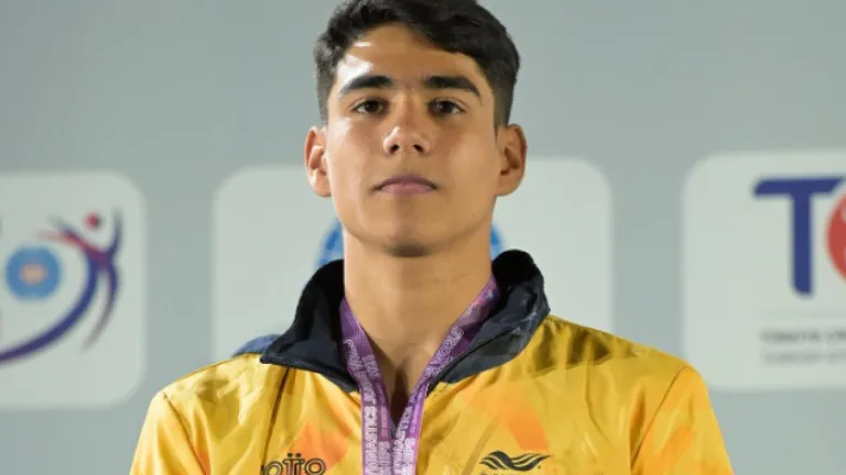 Ángel Barajas ganó medalla de oro en Mundial Juvenil de Gimnasia artística 