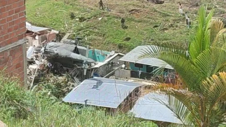 Helicóptero del Ejército Nacional cayó sobre vivienda en Anorí, Antioquia