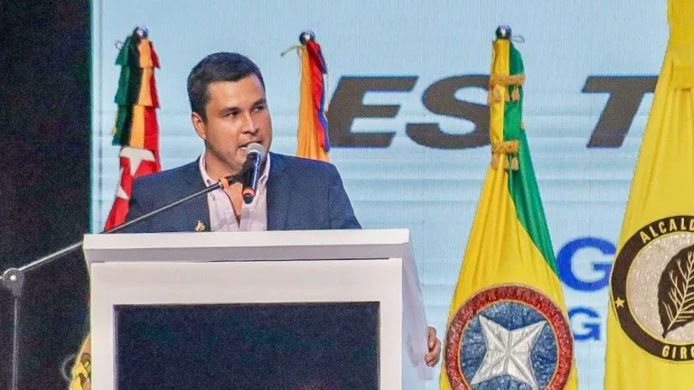 Piden renuncia de diputado en Santander