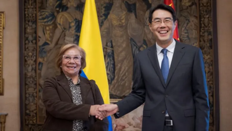 Acuerdos Colombia China cooperación energética y digital 
