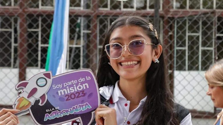Alba Vargas la joven que viajará a la NASA | Niñas colombianas en la NASA