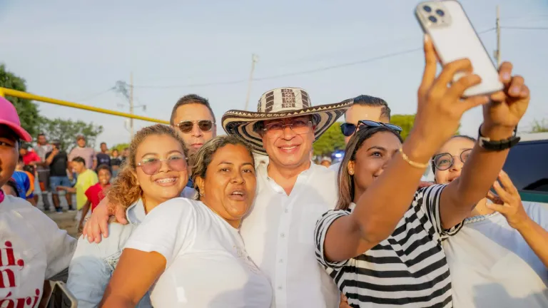 Aprobación Gustavo Petro encuesta CNC