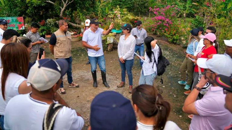 Atención a campesinos afectados por inundaciones en Córdoba