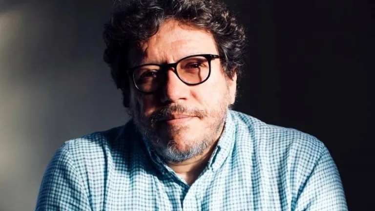 Podcast Crónicas de la noche roja: entrevista con su realizador Santiago Gamboa