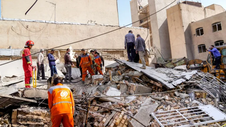 Bombardeos en Irán hoy: Media Luna Roja reporta cientos de víctimas