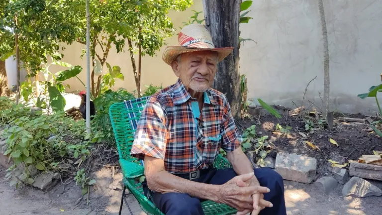 Campesino del Cesar grabó un álbum de vallenatos a sus 90 años