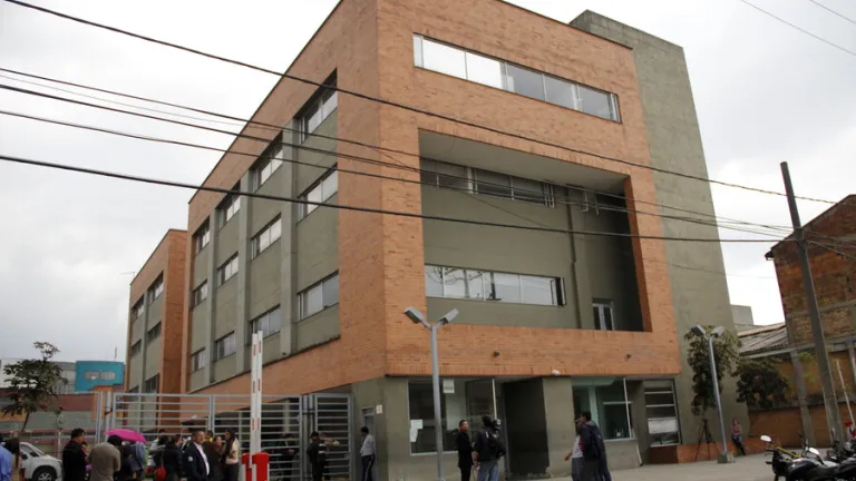 Fuga en URI en Bogotá: 11 detenidos se escaparon en Puente Aranda