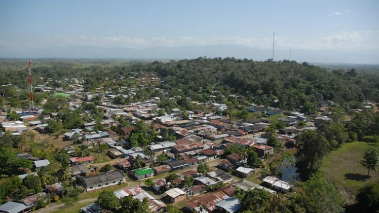 Afectados por inundaciones en Belén de Bajirá, Chocó