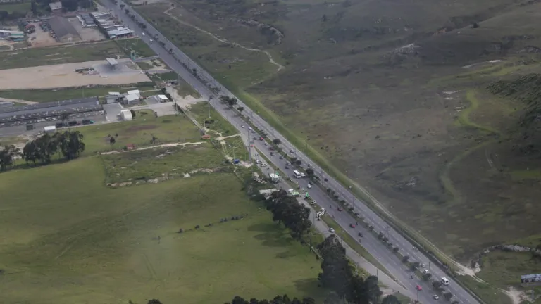  Vía Bogotá-Girardot:  medidas para fin de año por obras