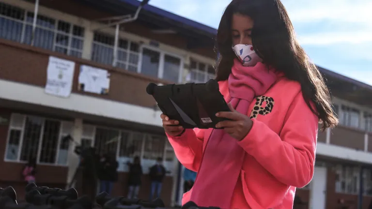 Estudiantes de colegios públicos aprenderán a programar a través de Minecraft
