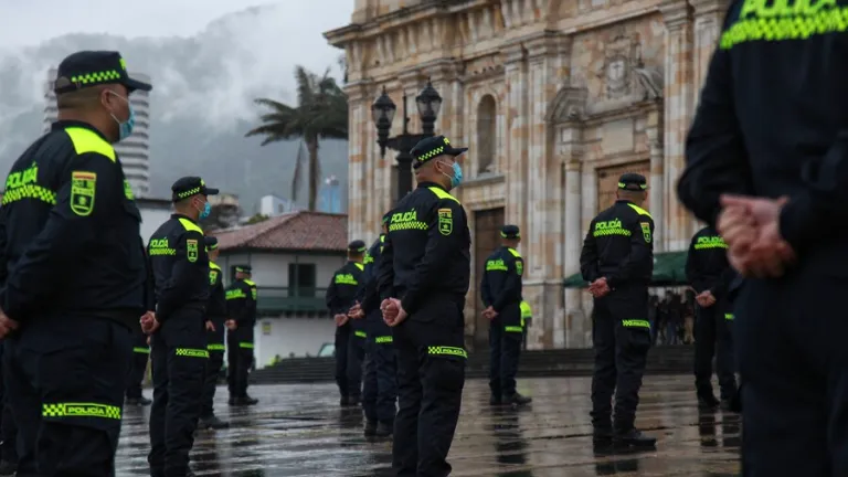 Nevado del Ruiz: policías desplegados en zonas de influencia