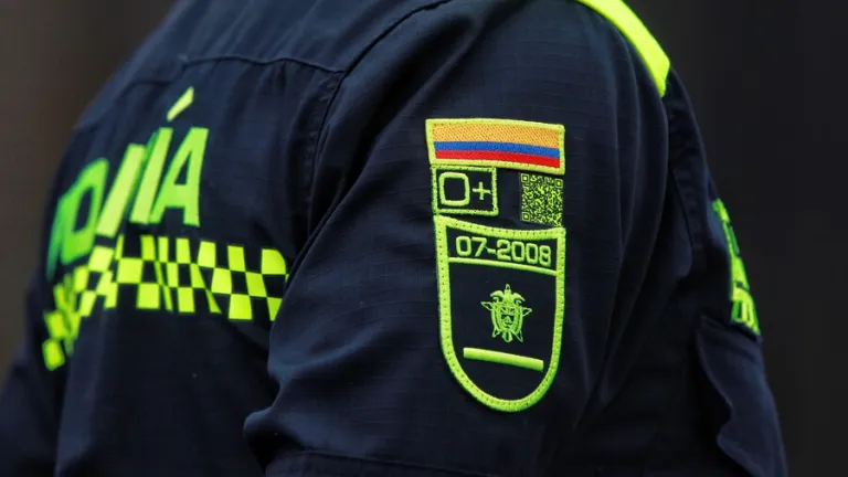 Oficial de la Policía de Bogotá fue removido de su cargo por presunto abuso de poder