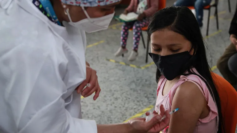 Menores desde los 12 años deberán presentar certificado de vacunación para ingresar lugares de ocio