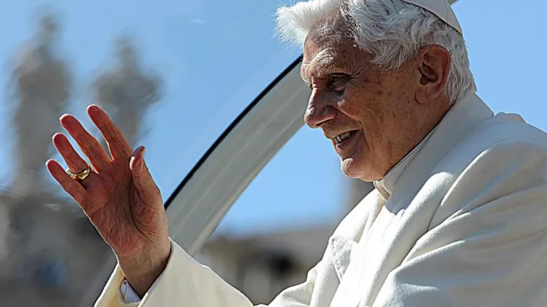 Benedicto XVI será enterrado en una cripta de la basílica de San Pedro