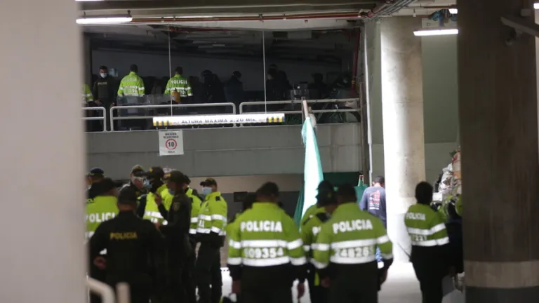 Motín en estación de Policía de Bogotá