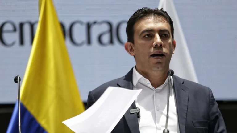 Alexander Vega, registrador nacional