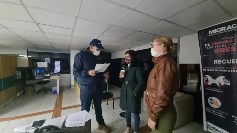 Estadounidense detenida en protestas se irá de Colombia voluntariamente