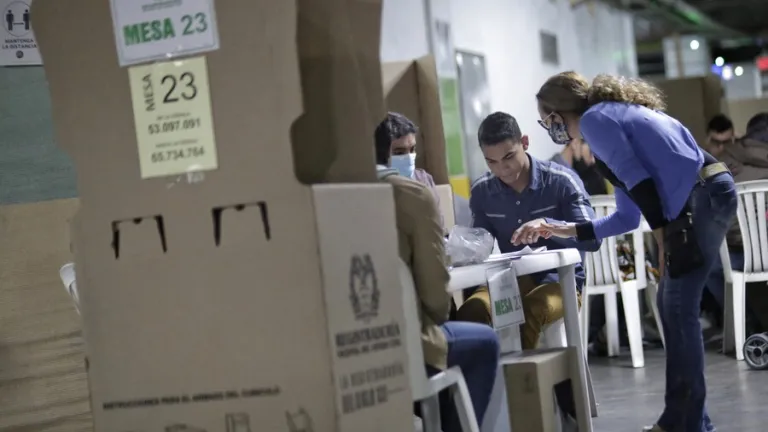 Elecciones Colombia 2023: baja inscripción en mesas de votación