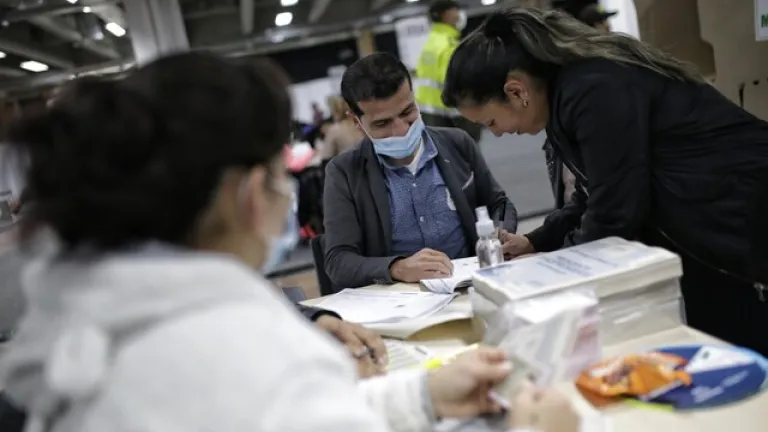 Más de 134 mil colombianos han votado en segunda vuelta en el exterior