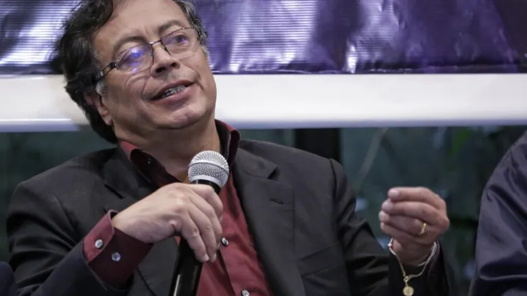 Demanda por ausentismo contra Gustavo Petro