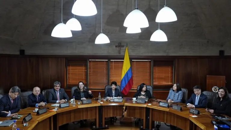 Corte estudiará regulaciones de ChatGPT en decisiones judiciales 