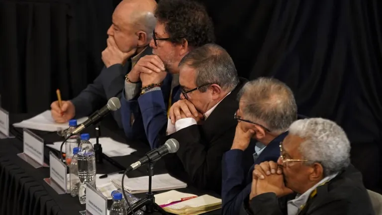 ExFarc reconocen casos de violencia sexual a secuestrados