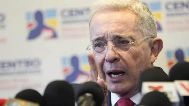 Álvaro Uribe | Siete puntos en los que hará oposición a Petro