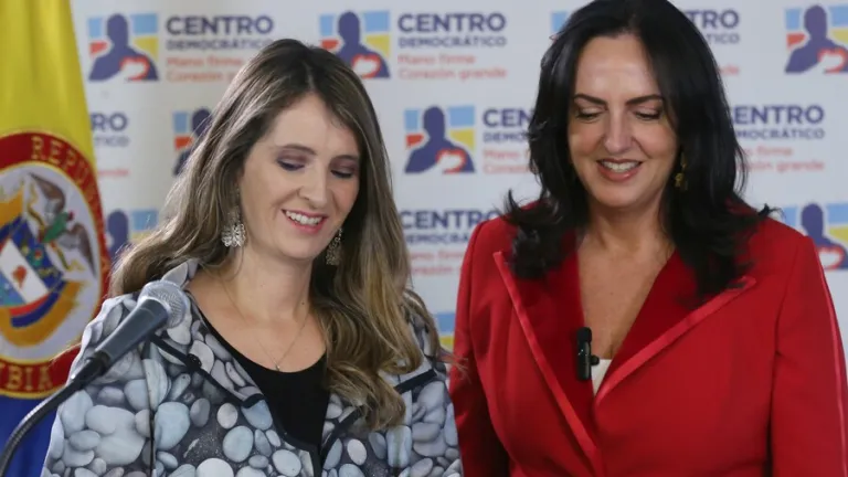"Excesivos impuestos alejan las empresas": réplica de la oposición a Petro 