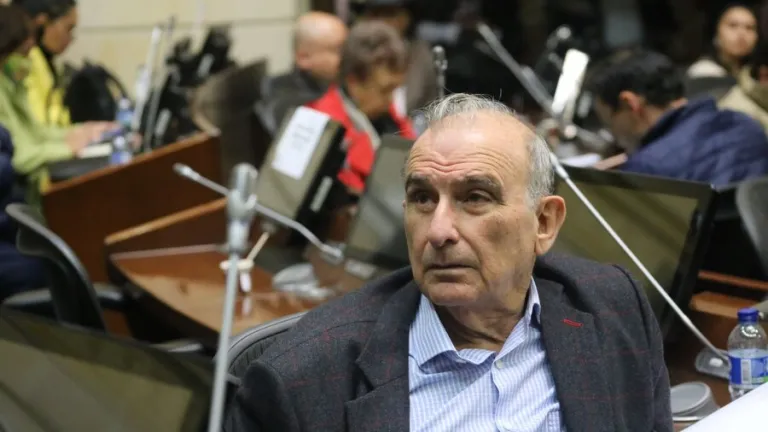 Humberto de la Calle se desmayó en el Senado