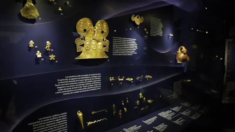 Museo Nacional: exhibición de orfebrería prehispánica