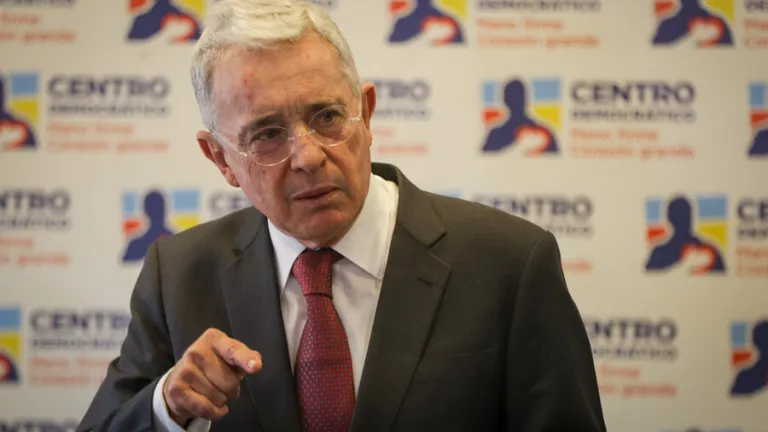  Álvaro Uribe: trasladarán escrito de acusación por injuria y calumnia
