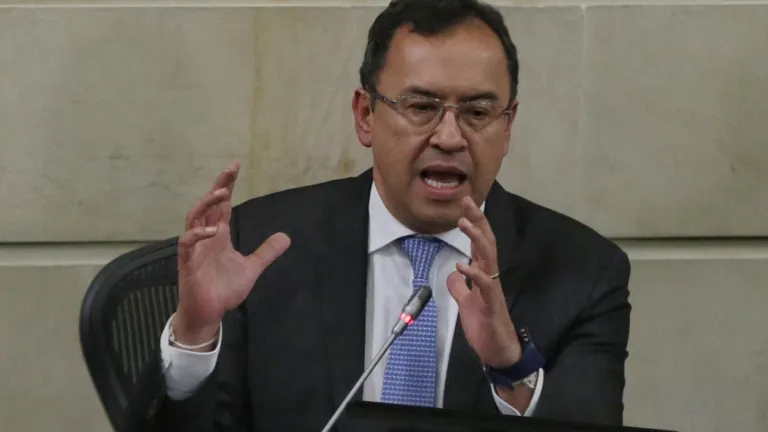 Inicio de diálogos con el Eln es cuestión de días: MinInterior