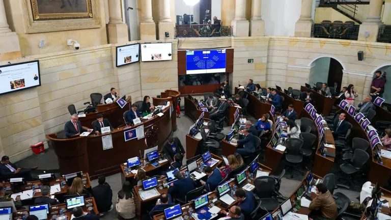 Debate de control político a MinDefensa y MinSalud
