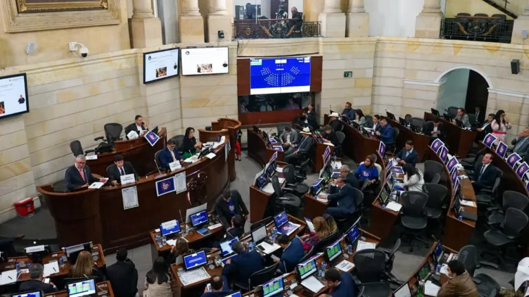 Plenaria de Senado fue convocada para inicio de sesiones extras