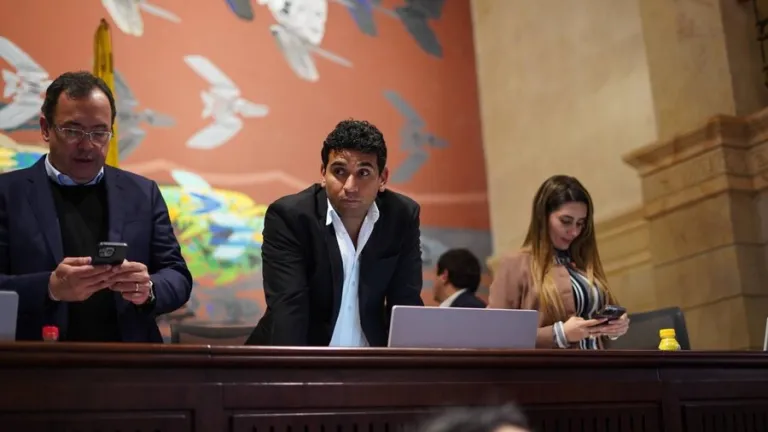 Reforma política pasa a conciliación