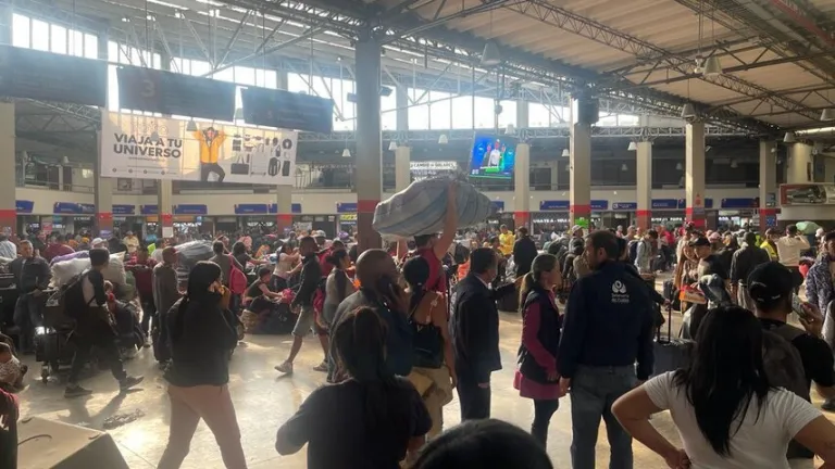 Empresas de transporte: Defensoría pide respetar derechos de viajeros