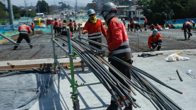 Cierre y rutas alternas carrera 68 en Bogotá con calle 44