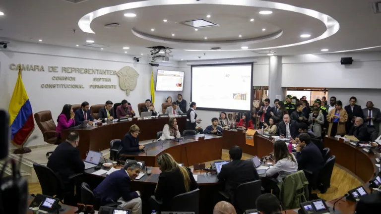 Reforma a la Salud: proyecto no se archiva, cuándo continúa el debate