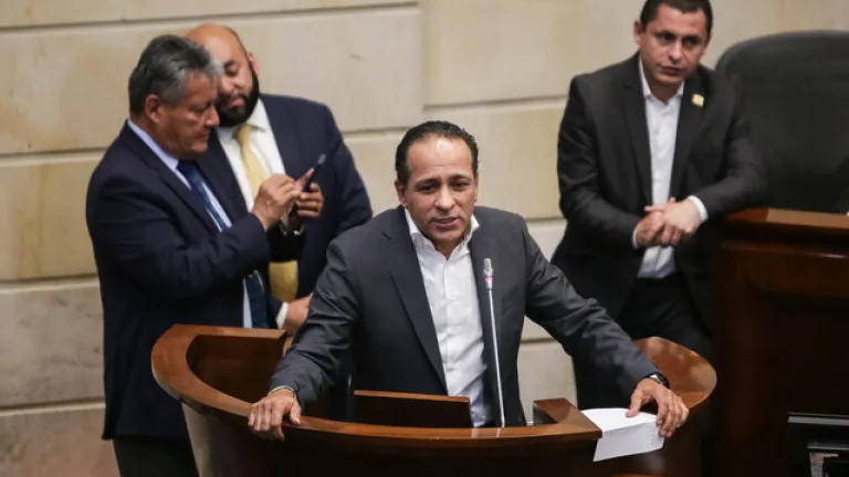 Alexander López, elegido como nuevo presidente del Senado por 44 días