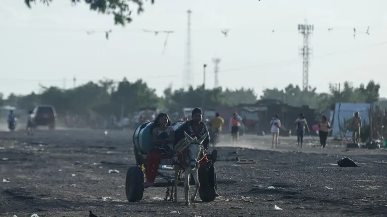 Migrantes en La Guajira: crisis en “La Pista”, Maicao