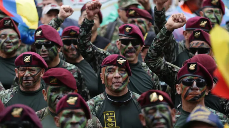 Protestas militares retirados hoy en Bogotá: Plaza de Bolívar