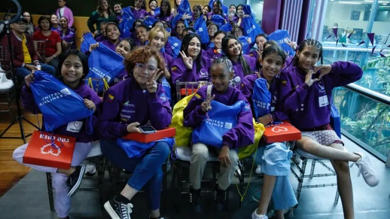 Más de 30 niñas colombianas participarán de "Ella es Astronauta", programa de la NASA