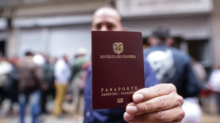 Oficina de pasaportes en Bogotá.