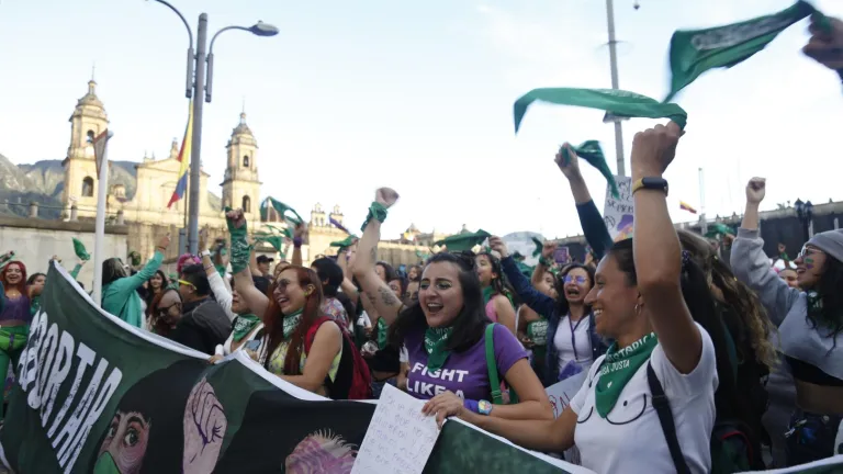 Causa Justa celebra la ratificación de la Corte Constitucional sobre el aborto en Colombia.