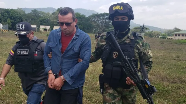 Capturan a cabecilla del Eln por quemar un bus escolar