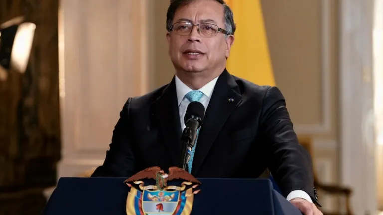 Presidente Petro: "no hay dinero para indemnizar a las víctimas"