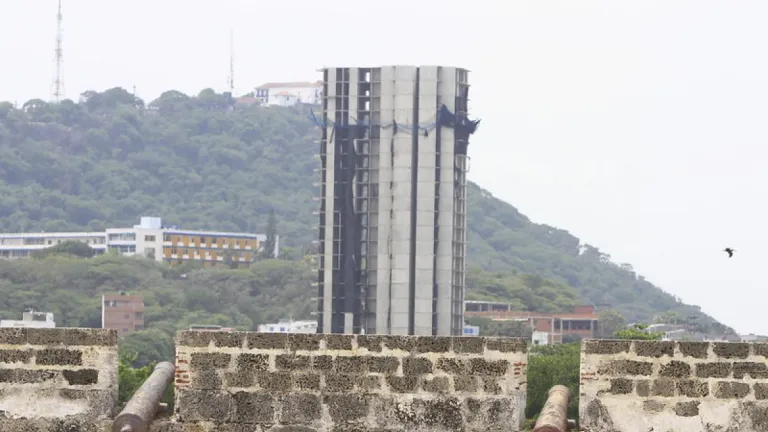Demolición edificio Aquarela: propietarios de apartamentos expresan preocupación