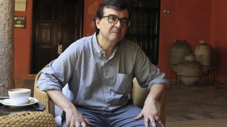 “Las novelas no sirven para  nada, salvo para salvar vidas”:  Javier Cercas