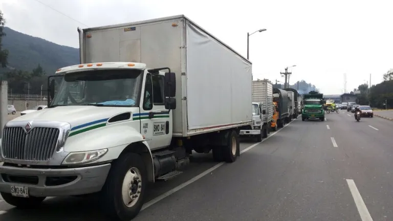 Gobierno responde a transportadores de carga por el alza al precio del ACPM