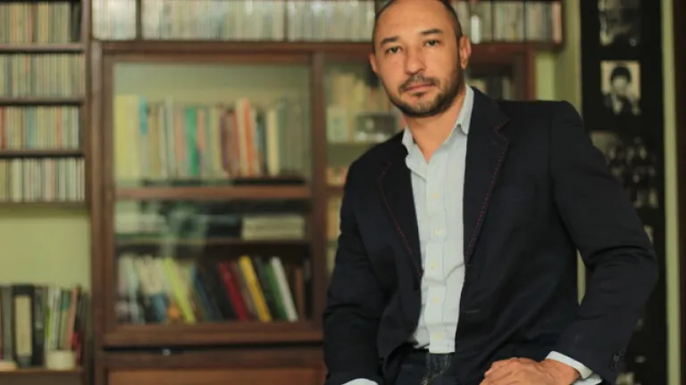 Entrevista | Nueva novela de Gilmer Mesa llega a las librerías. ¿De qué trata?